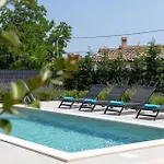 Gorgeous Home In Krsan