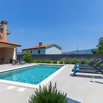 Hébergement de vacances Gorgeous Home In Krsan Kršan