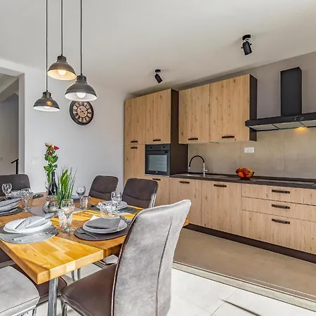 Prázdninový dům 3 Bedroom In *